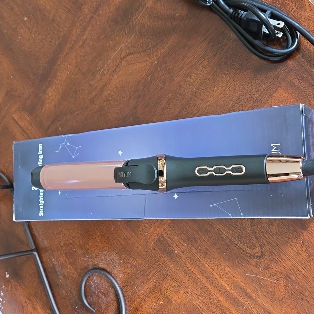 Weeyum Dual voltage 2 in 1 straightener-curling iron NWOT